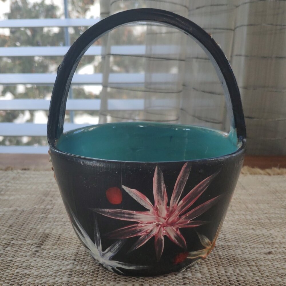 Italian Majolica Starburst Bowl Art Pottery, VTG Ceramic Basket Bowl signed 6"
